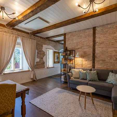 Aadma Apartament