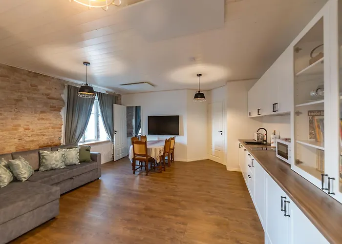 Aadma Διαμέρισμα *